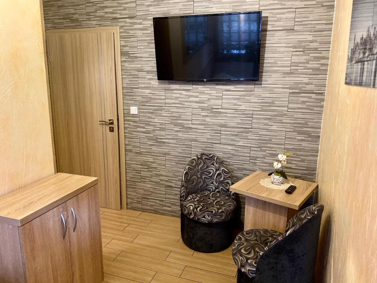 Klinkierowa Rezydencja Gniezno Exterior foto